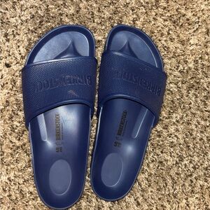 Navy blue size 9 women’s